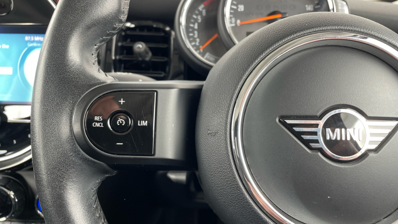 MINI Hatchback 1.5 One Classic 5dr Petrol Hatchback